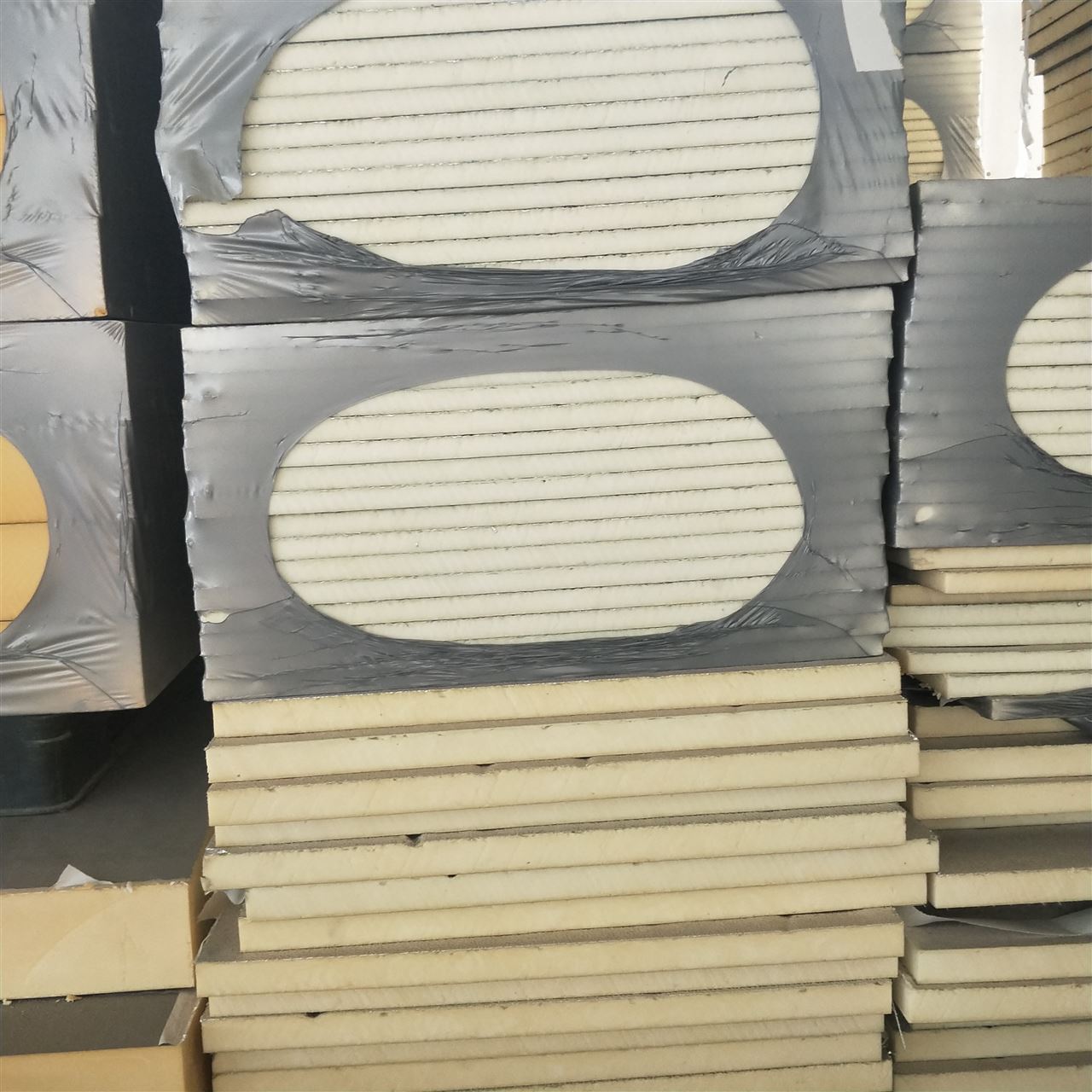 聚氨酯复合保温板 建筑节能新热潮中的一体化解决方案